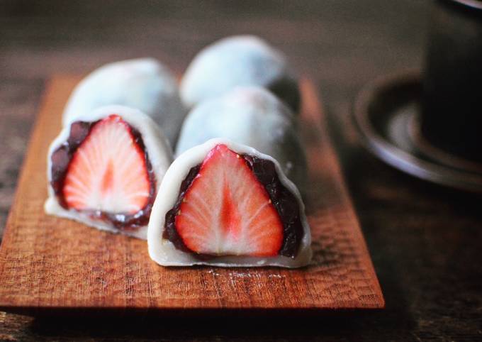 easy strawberry daifuku recipe main photo