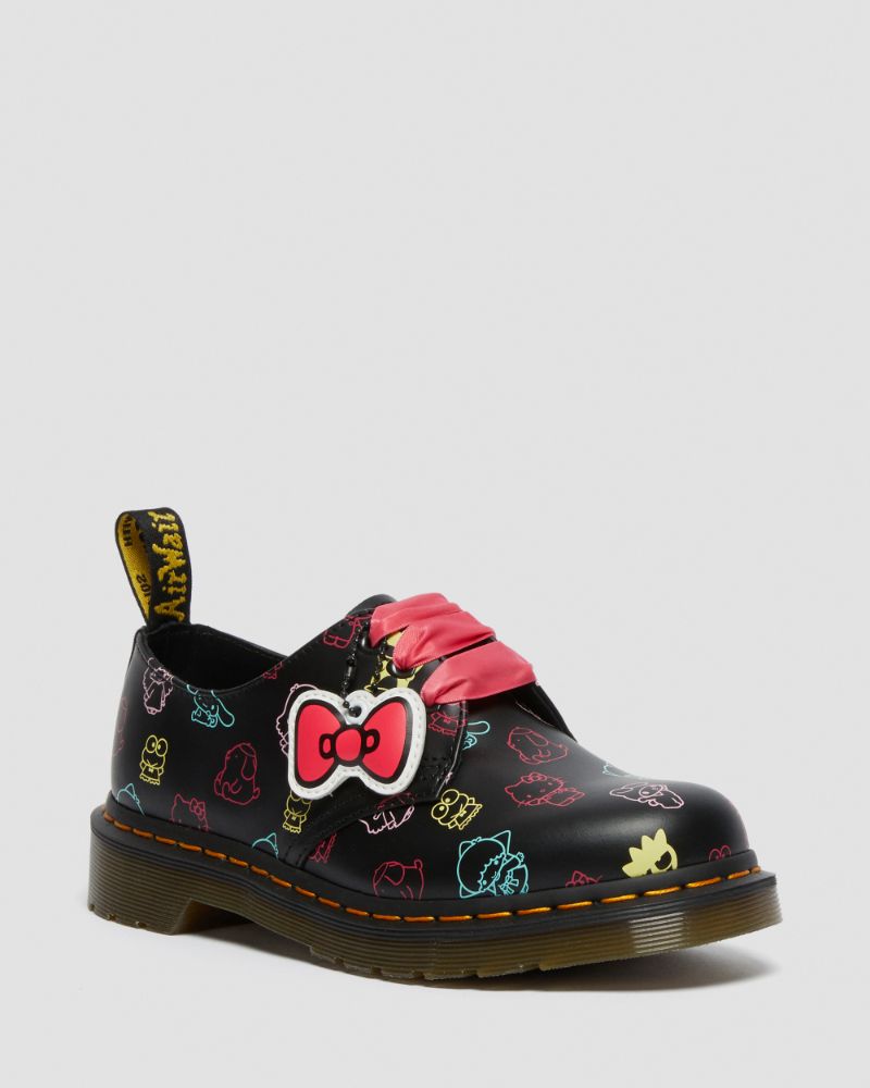 dr martens hello kitty 19