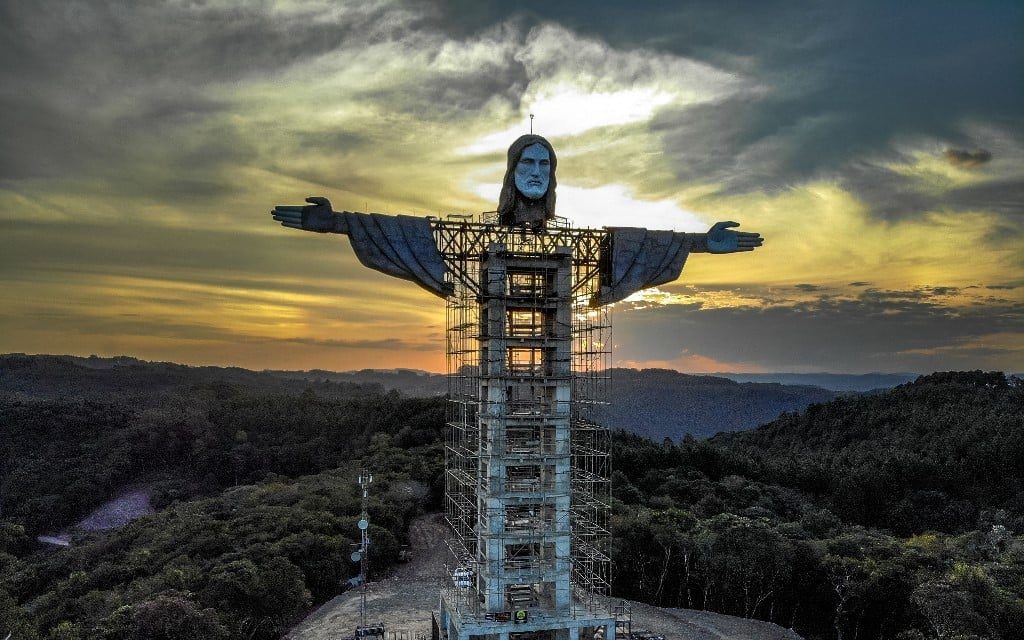 A Statue Taller Than "Christ the Redeemer" is Being Built in Encantado, Brazil