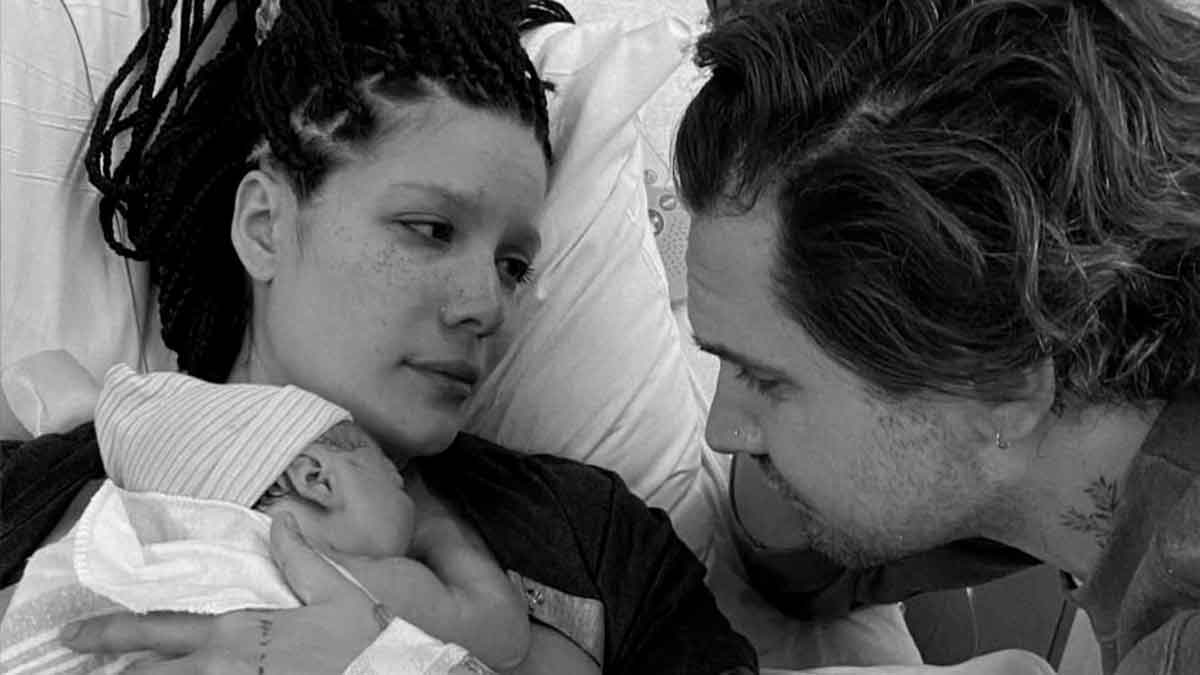 FreebieMNL - Halsey Gives Birth to Her First Child
