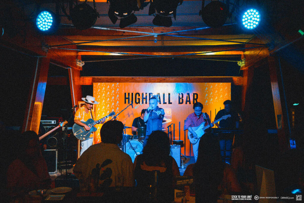 Johnnie Highball Bar