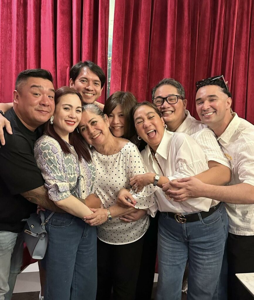 Claudine Barretto with other cast members of "Home Along Da Riles" 